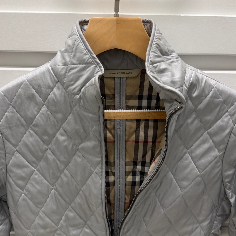 Burberry Light Gray Quilted Jacket with Iconic Plaid Lining - Picture 7 of 13